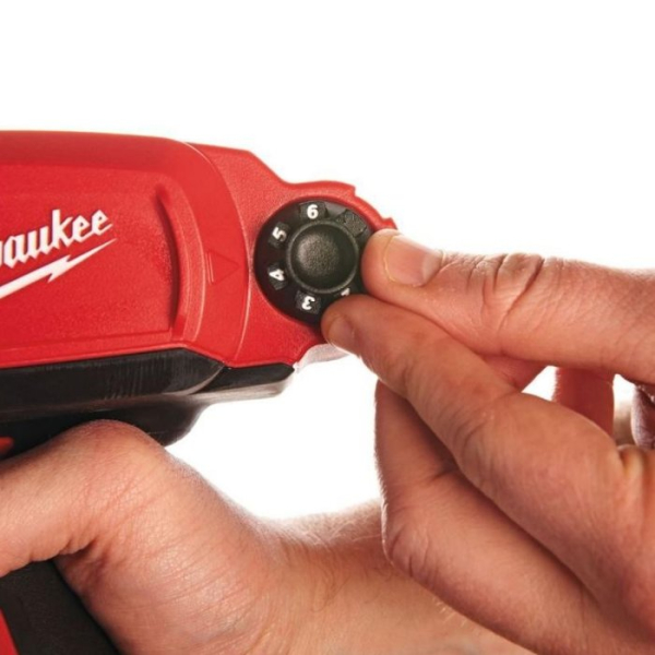 Акумуляторний клейовий пістолет Milwaukee M12 PCG/600A-0, каркас