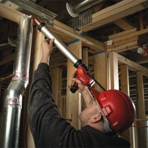 Акумуляторний клейовий пістолет Milwaukee M12 PCG/400A-201B, 1х2.0Ah, з/п, сумка