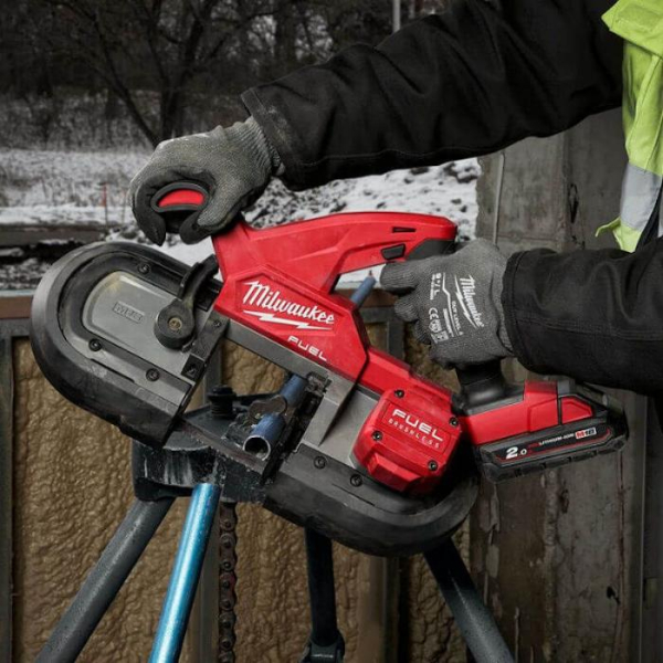 Акумуляторна стрічкова пила Milwaukee M18 FBS85-0C, каркас, у кейсі