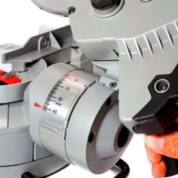 Торцовочная пила Milwaukee MS 216 SB
