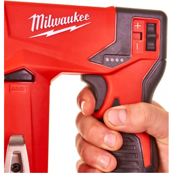 Акумуляторний степлер Milwaukee M12 BST-202X, 2 акб М12 B2, з/п С12, HD кейс