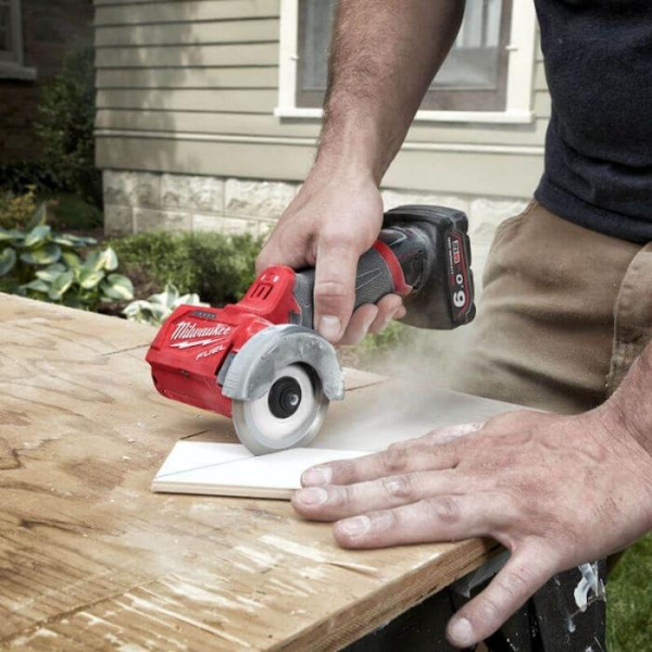 Акумуляторна відрізна машина Milwaukee M12 FCOT-0, каркас