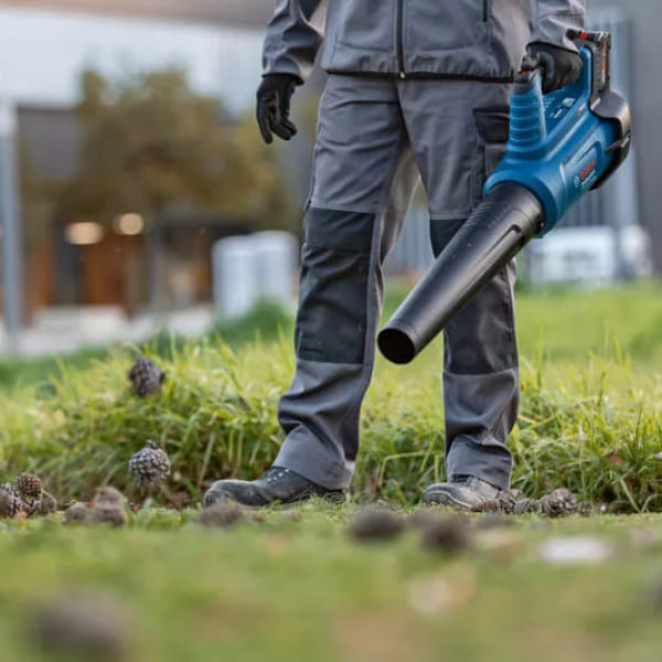 Воздуходувка аккумуляторная Bosch GBL 18V-750 Professional без акб и з/у