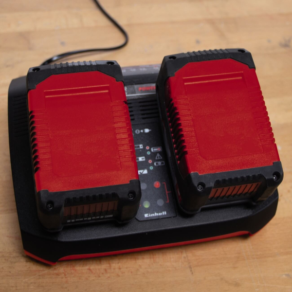 Набор из аккумуляторов и зарядного устройства Einhell 2x18V 3.0Ah, 3А Twincharger PXC Starter Kit