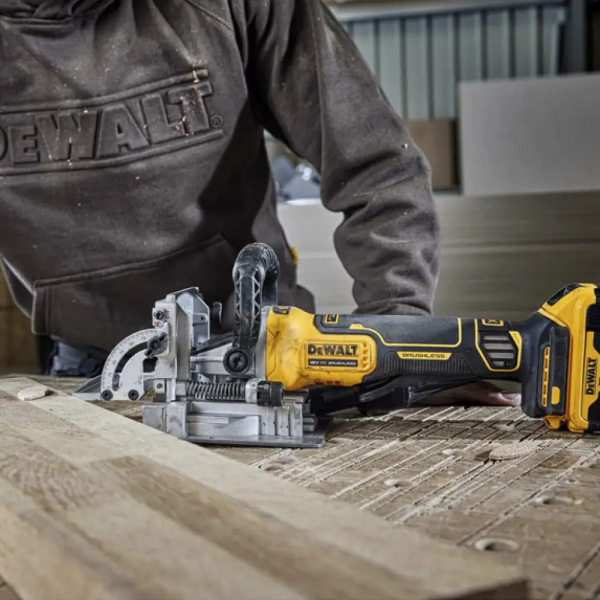 Акумуляторний фрезер DeWalt DCW682P2, 2x5.0Ah, з/п, в TSTAK