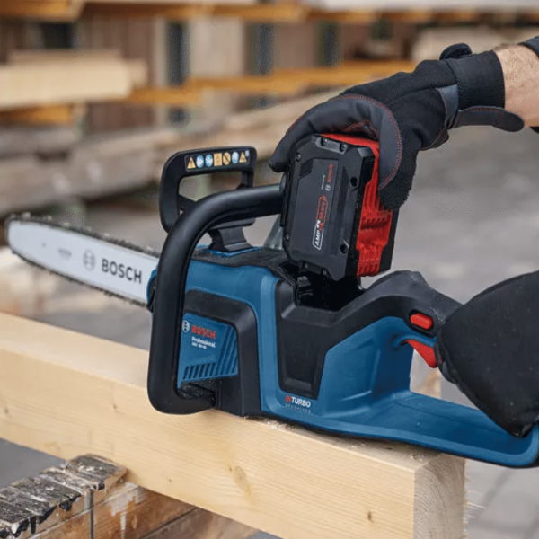 Аккумуляторная цепная пила Bosch GKE 18V-40 Professional, 2×ProCORE 18V 8.0 Ah, з/у GAL18V160