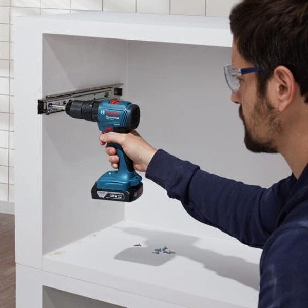 Акумуляторний ударний шуруповерт Bosch GSB 185-LI Professional і акумуляторна болгарка Bosch GWS 180-LI, 1x2.0Ah, 1x4.0Ah, з/п GAL 18V-40, в пошкодженій упаковці