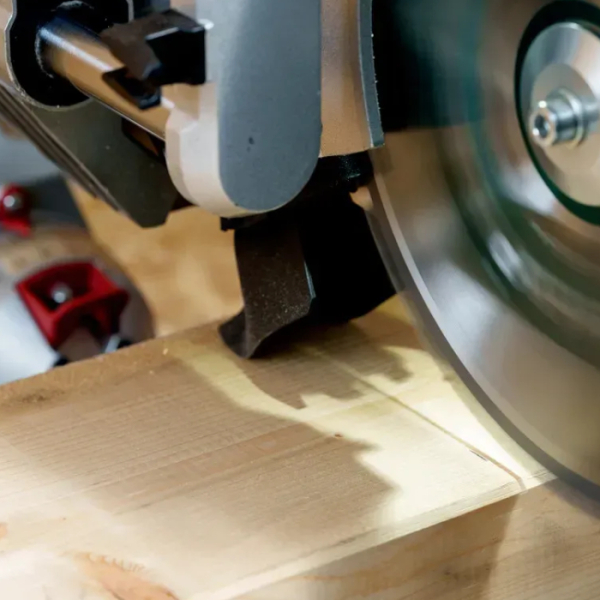 Торцювальна пила з протяжкою Metabo KGSV 216 MC, диск Multi Cut Z60