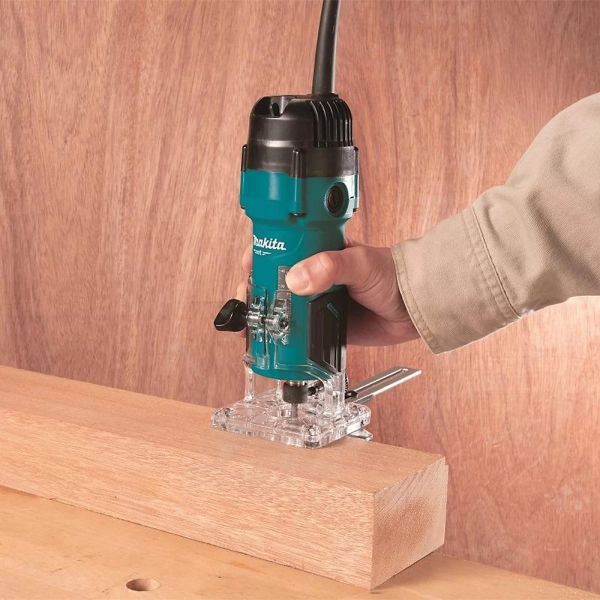 Фрезер Makita M3702B