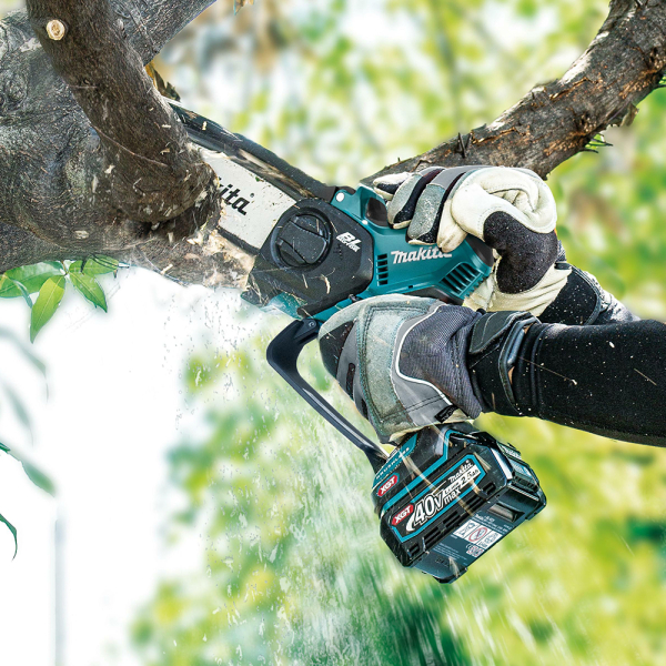 Акумуляторна ланцюгова пила Makita XGT 40 V MAX UC029GZ, каркас