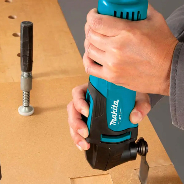 Багатофункціональний інструмент Makita M9800B
