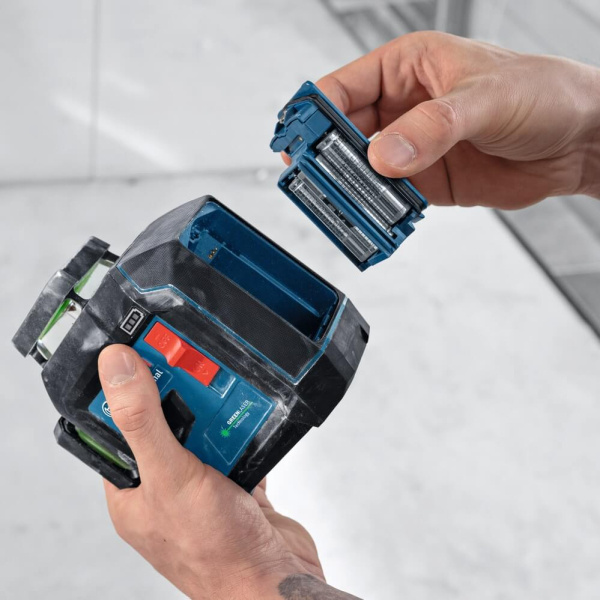 Лазерний лінійний нівелір Bosch GLL 80-33 G Professional, тримач LB 10, аксесуари