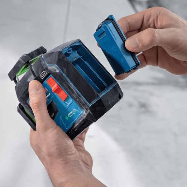 Лазерний лінійний нівелір Bosch GLL 80-33 G Professional, 1x3.0Ah, тримач LB 10, аксесуари, у валізі