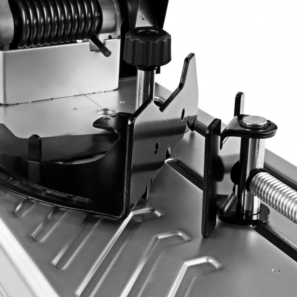 Монтажна пила Makita LW1400X, рукавички Makita M