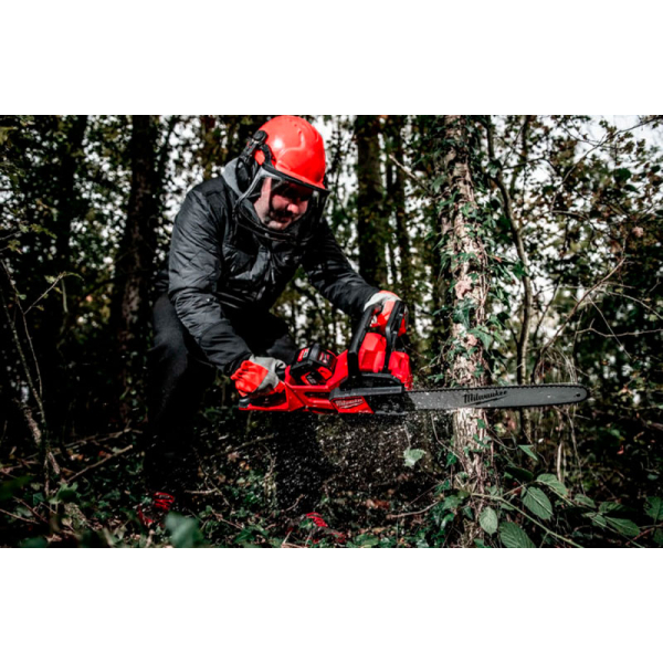 Аккумуляторная цепная пила MILWAUKEE M18 FCHS-122 FORGE, 2xM18 12.0 Ah, з/у