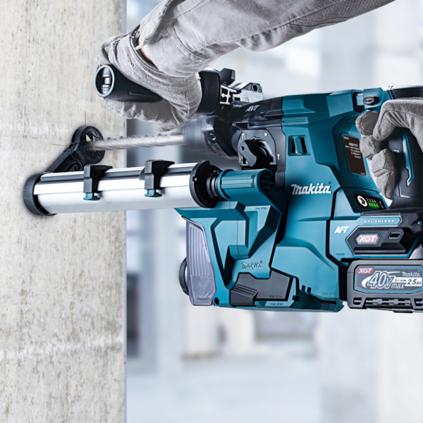 Акумуляторний перфоратор Makita XGT 40 V MAX HR011GZ, каркас