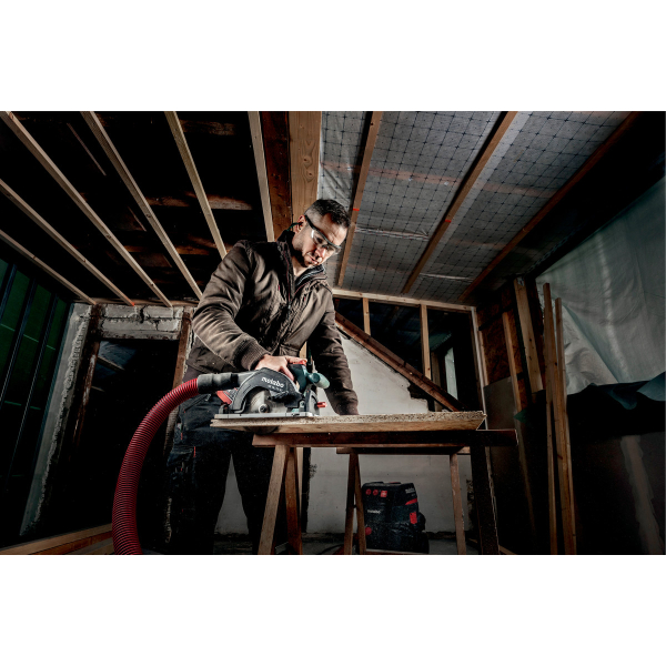 Аккумуляторная дисковая пила Metabo KS 18 LTX 57, 2x5.2Ah, ASC 55, MetaBox