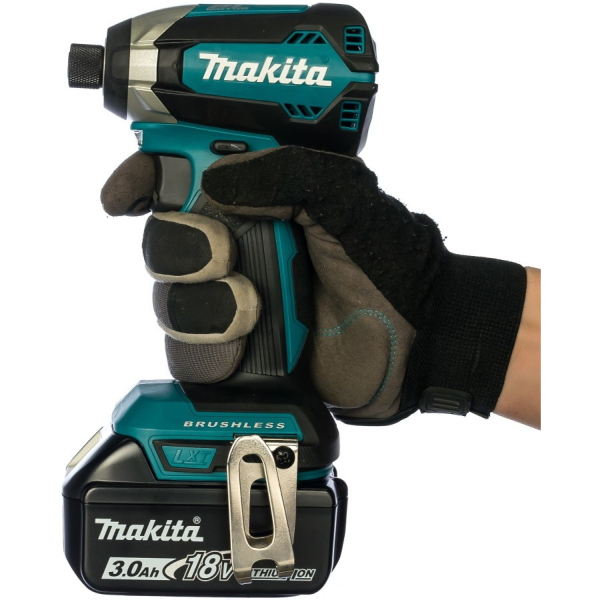 Аккумуляторный гайковерт Makita DTD 153 RFE, 2x3.0Ah, з/у, в кейсе