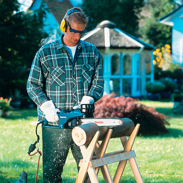 Електропила Makita UC4041A