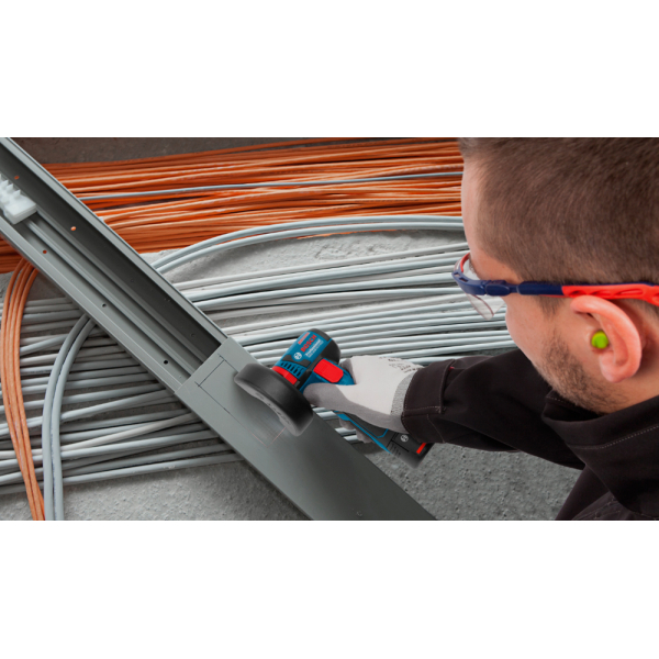 Акумуляторна болгарка Bosch GWS 12V-76, 2x3.0 Ah, з/п GAL 12V-40, в L-BOXX 102