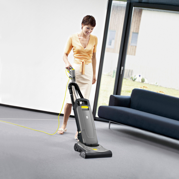 Щеточный пылесос Karcher CV 38/2 Adv