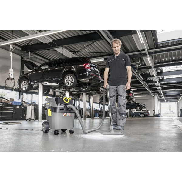 Пылесос сухой и влажной уборки Karcher NT 30/1 Ap L