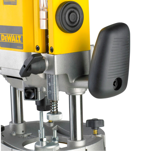 Фрезер DeWalt DW625E