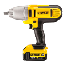 Аккумуляторный гайковерт DeWalt DCF889M2, 2x4.0Ah, з/у, в кейсе