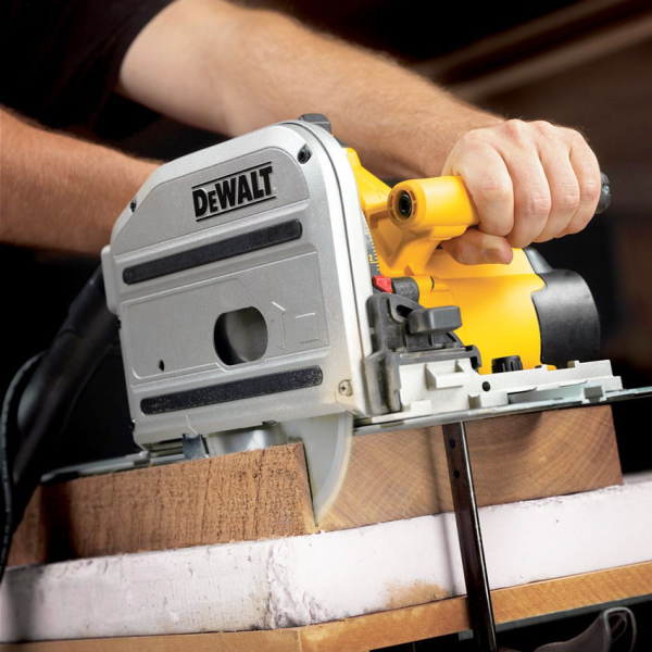 Погружная пила DeWalt DWS520K