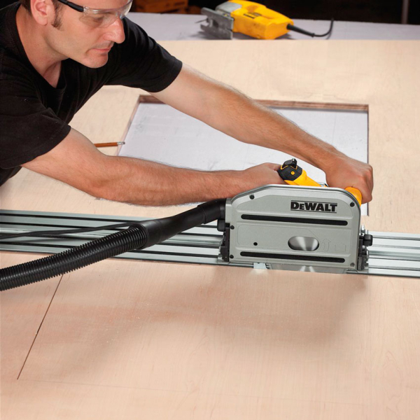 Погружная пила DeWalt DWS520K