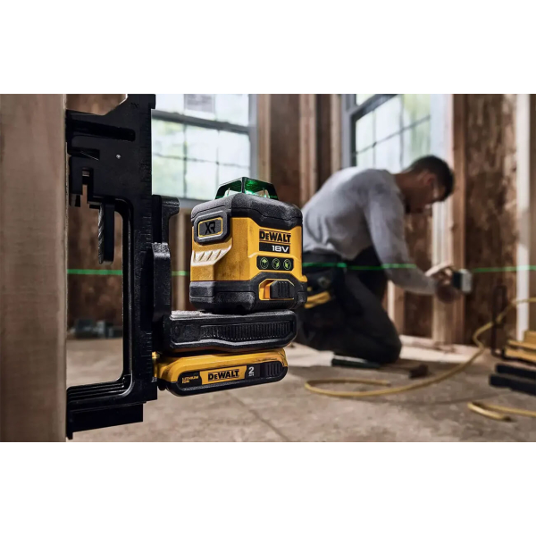 Лазерний лінійний рівень DeWalt DCLE34031D1, 1x2.0Ah, з/п, кронштейн, у валізі