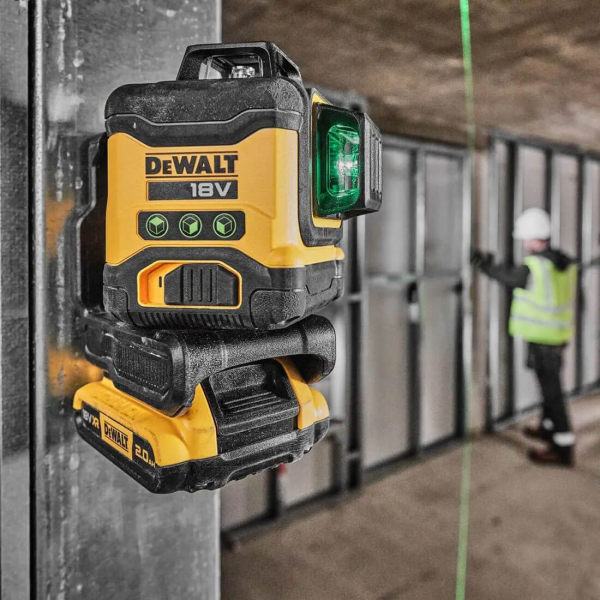 Лазерный линейный уровень DeWalt DCLE34031N, каркас, в чемодане с кронштейном