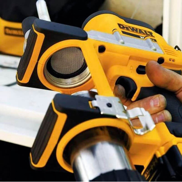 Акумуляторний масляний пістолет DeWALT DCGG571M1, 1x4.0Ah, з/п, кейс