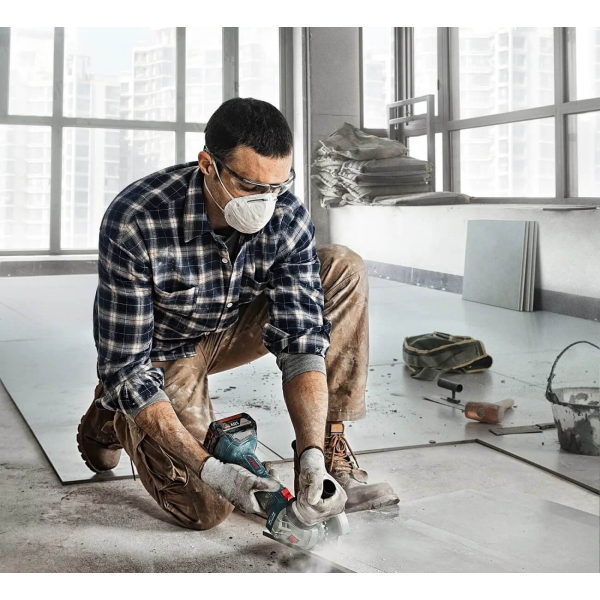Аккумуляторная угловая шлифмашина Bosch Professional GWS 180-LI, 2x4.0 Ah, з/у GAL 18V-40, в кейсе