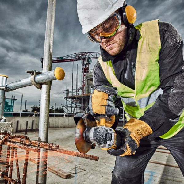 Аккумуляторная болгарка DeWalt DCG405NT, каркас в кейсе