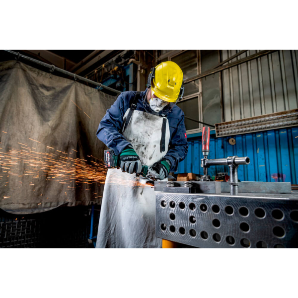 Акумуляторна болгарка Metabo W 18 L BL 9-125, 2x4.0 Ah, ASC 55, в MetaBox 165 L