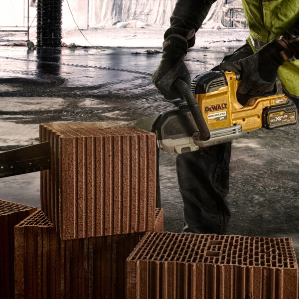 Пила Alligator акумуляторна DeWalt DCS398T2 2 акб 6 Ah, з/п та комплект полотен