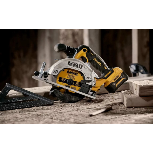 Аккумуляторная дисковая пила DeWalt DCS512NT, каркас, в кейсе