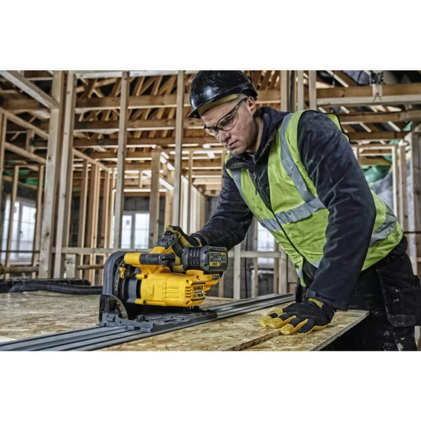 Аккумуляторная дисковая погружная пила DeWalt DCS520T2R, 2x6.0Аh, з/у, в кейсе