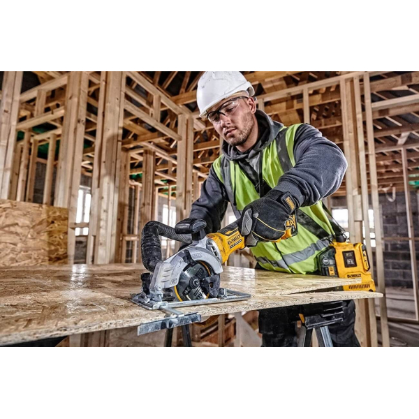 Аккумуляторная дисковая пила DeWalt DCS571P2, 2x5.0Ah, з/у, кейс
