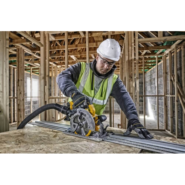 Аккумуляторная дисковая пила DeWalt DCS572NT, каркас, в кейсе