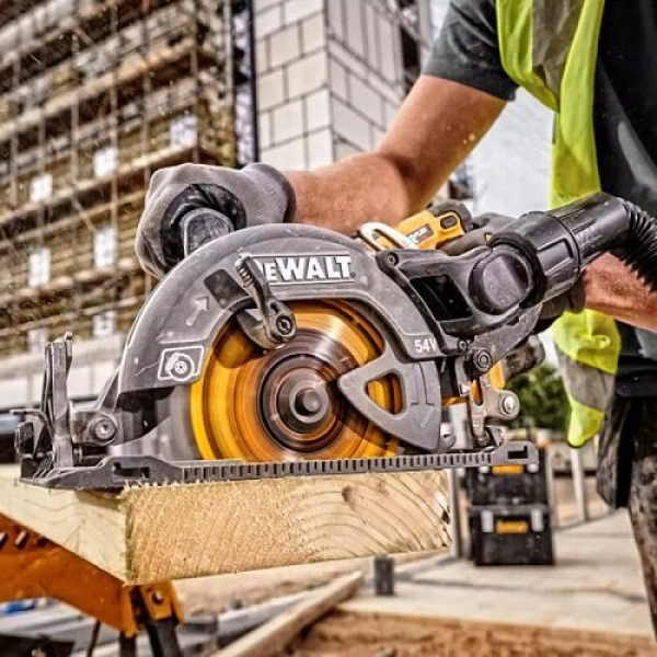 Аккумуляторная дисковая пила DeWalt DCS577N, карас