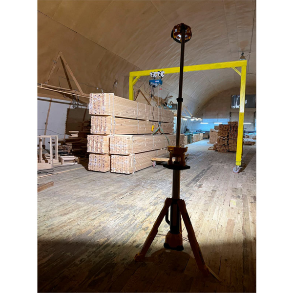 Фонарик аккумуляторный светодиодный DeWALT DCL079