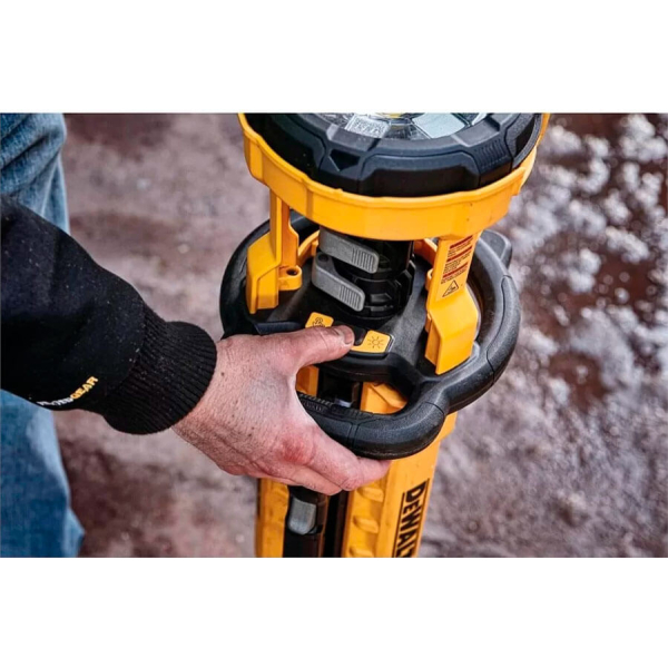 Фонарик аккумуляторный светодиодный DeWALT DCL079