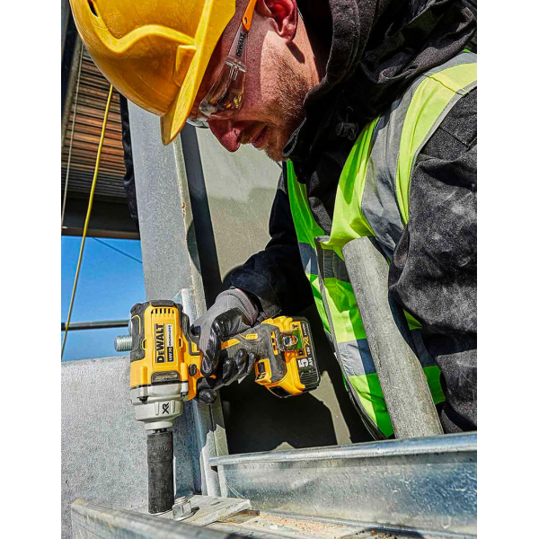 Акумуляторний гайковерт DeWALT DCF892NT, каркас в кейсі
