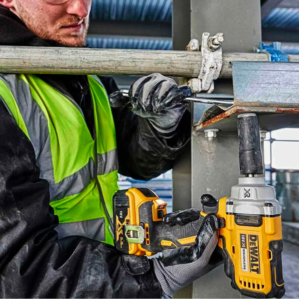 Акумуляторний гайковерт DeWALT DCF892NT, каркас в кейсі
