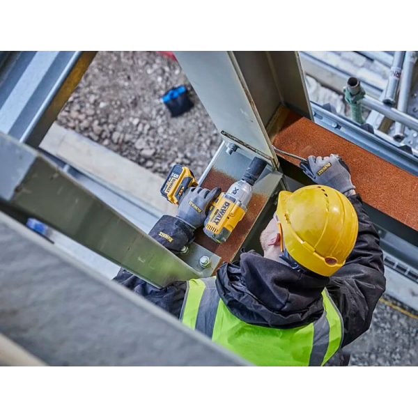 Акумуляторний гайковерт Dewalt DCF897NT, 1xLi-Ion XR 5.0 Ah, у кейсі, без з/п