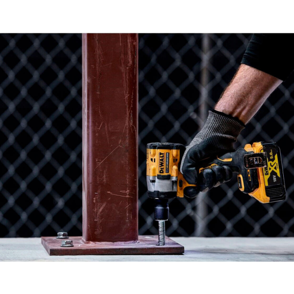 Аккумуляторный гайковерт DeWALT DCF921P2G, 2x18 В Li-Ion XR 5.0 Ah, з/у