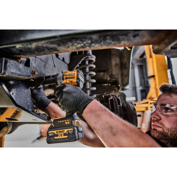 Акумуляторний гайковерт DeWALT DCF923P2G, 2x18 В Li-Ion XR 5.0 Ah, з/п