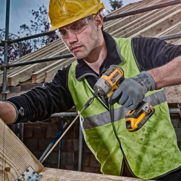 Набір із шести безщіткових інструментів DeWALT DCK623P3
